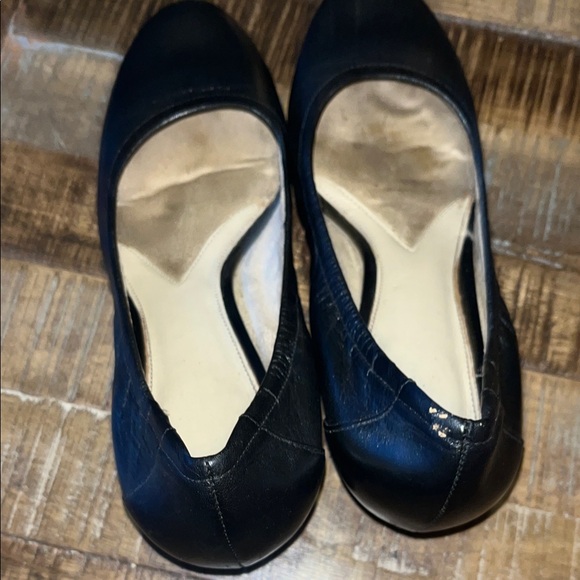 Naturalizer Black Leather Heels - Picture 5 of 5